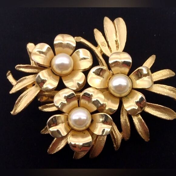 Gold Floral Vintage Flower's With Pearls - Picture 7 of 9